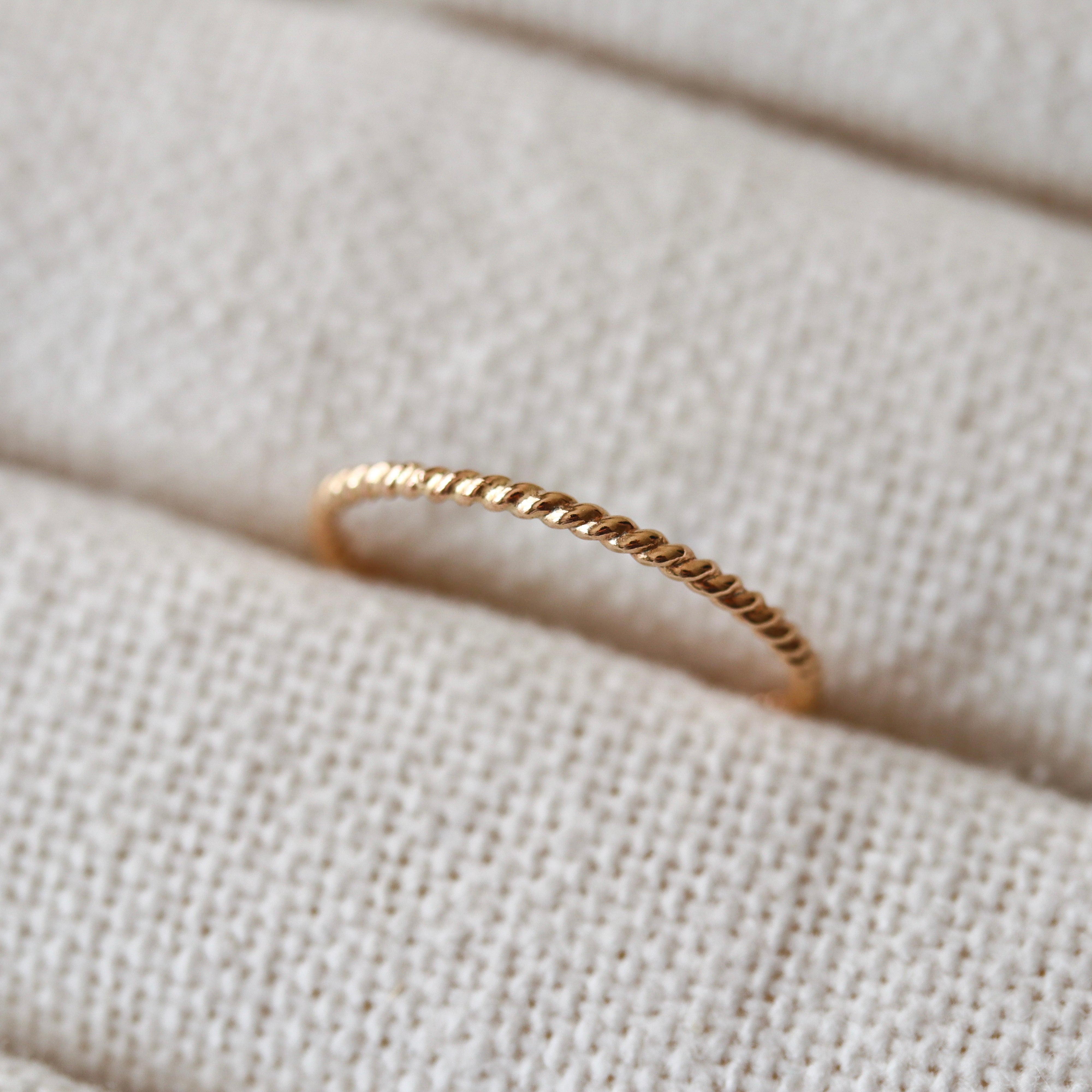 Twist Ring
