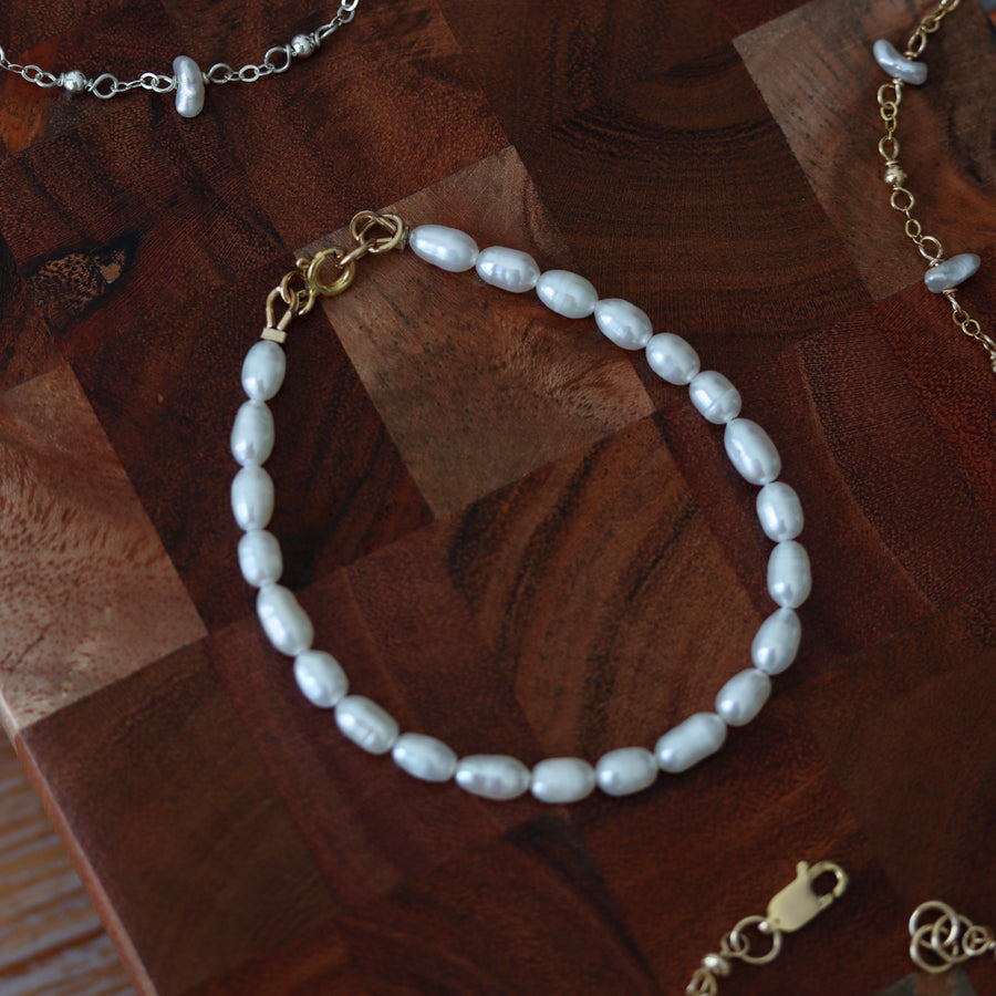 Beaded Pearl Bracelet (Choose one)