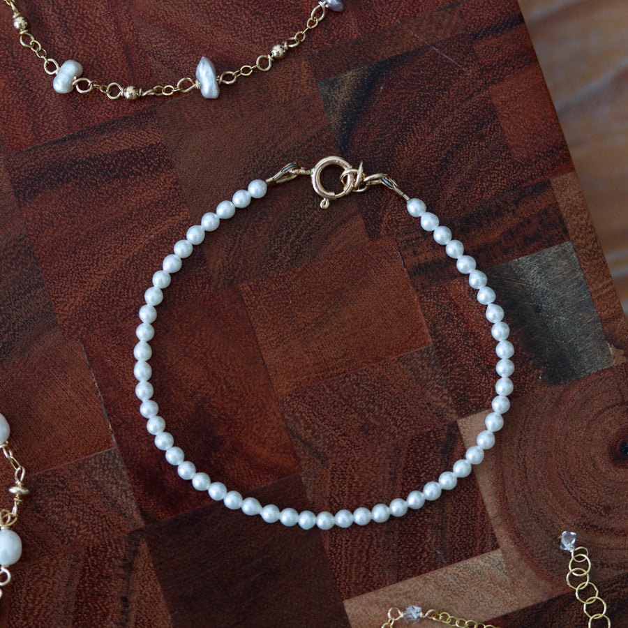 Beaded Pearl Bracelet (Choose one)