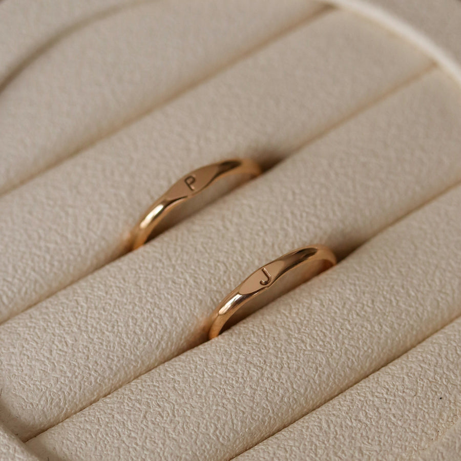 Initial Signet Ring (Classic)